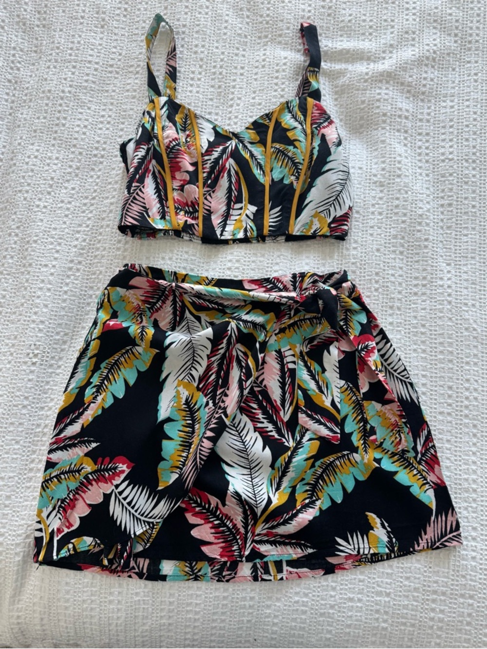 Tropical Leaf Print Mini Skirt Set— Black Multi